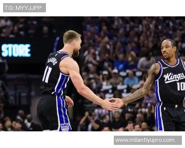 德罗赞称施罗德为斗犬与大场面先生福克斯离队让球队面临挑战 德罗赞称施罗德为斗犬与大场面先生福克斯离队让球队面临挑战